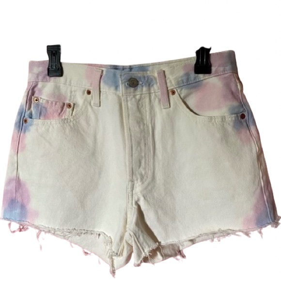 NEW LEVI’S White And Watercolor Pink/Blue/Purple 501® Jean Shorts Size W29 - Picture 4 of 15